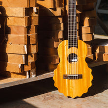 Load image into Gallery viewer, Guitarlele - Wagas Ukes