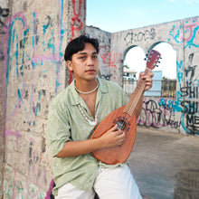 Load image into Gallery viewer, Guitarlele - Wagas Ukes